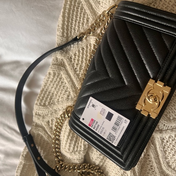 22C Chanel Boy Bag with silver/gold hardware - Picture 7 of 12